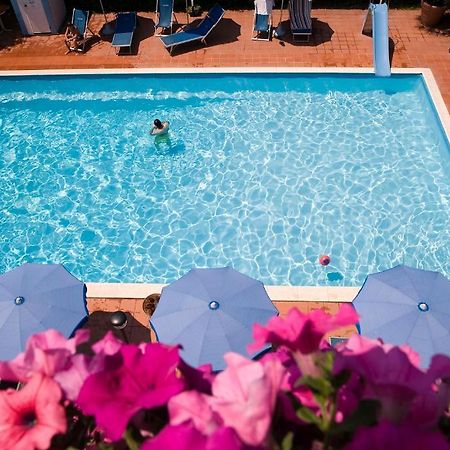 Hotel Leuco' Мартинсикуро Екстериор снимка