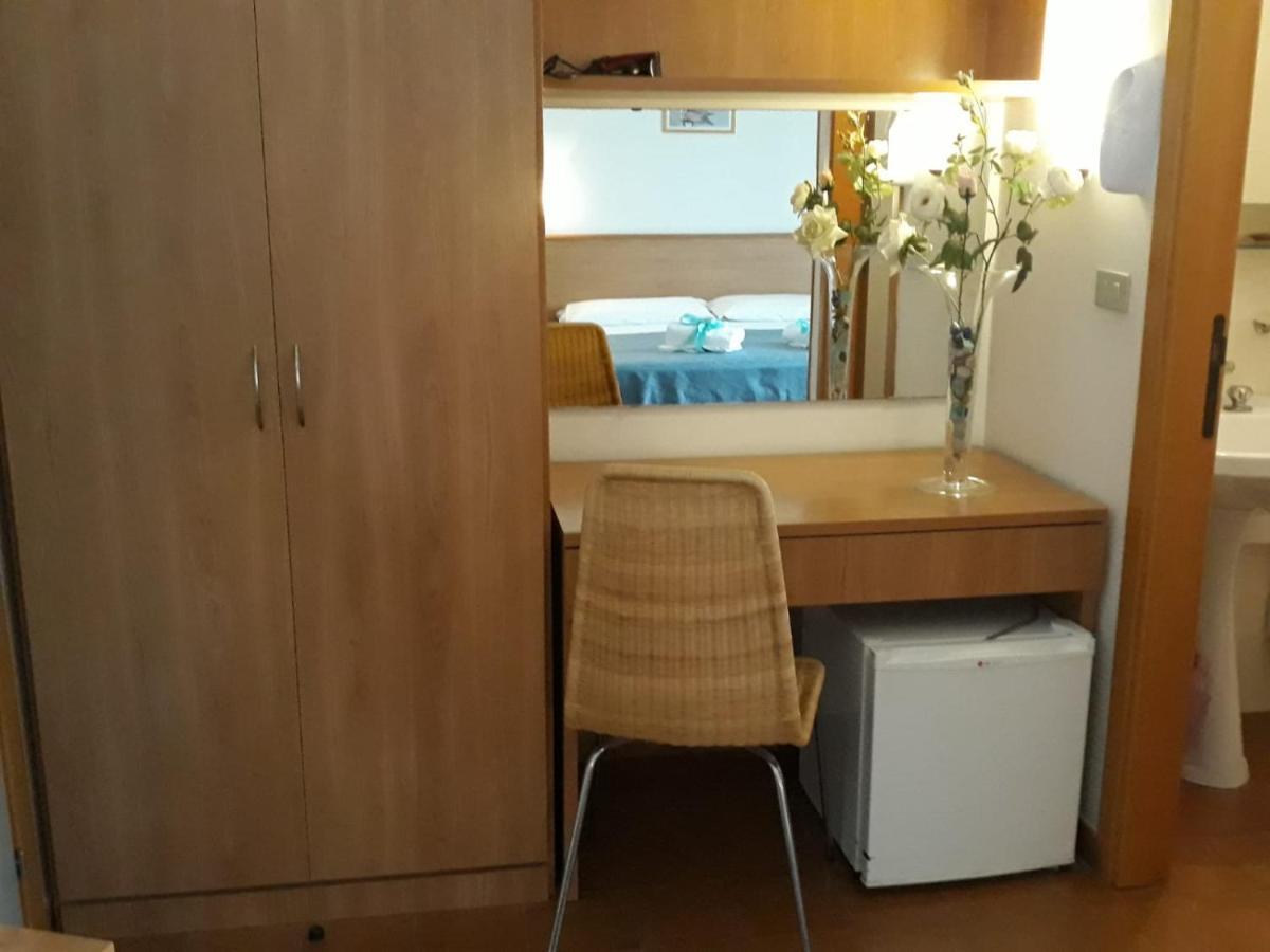 Hotel Leuco' Мартинсикуро Екстериор снимка