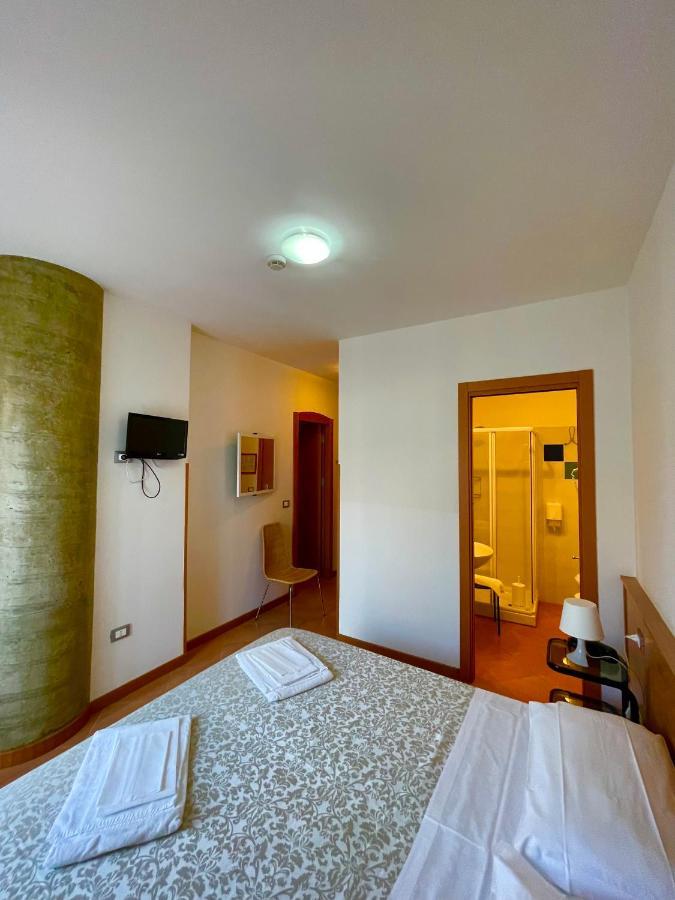 Hotel Leuco' Мартинсикуро Екстериор снимка