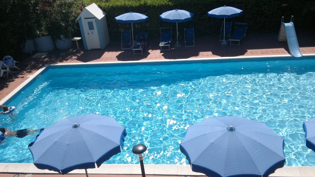Hotel Leuco' Мартинсикуро Екстериор снимка
