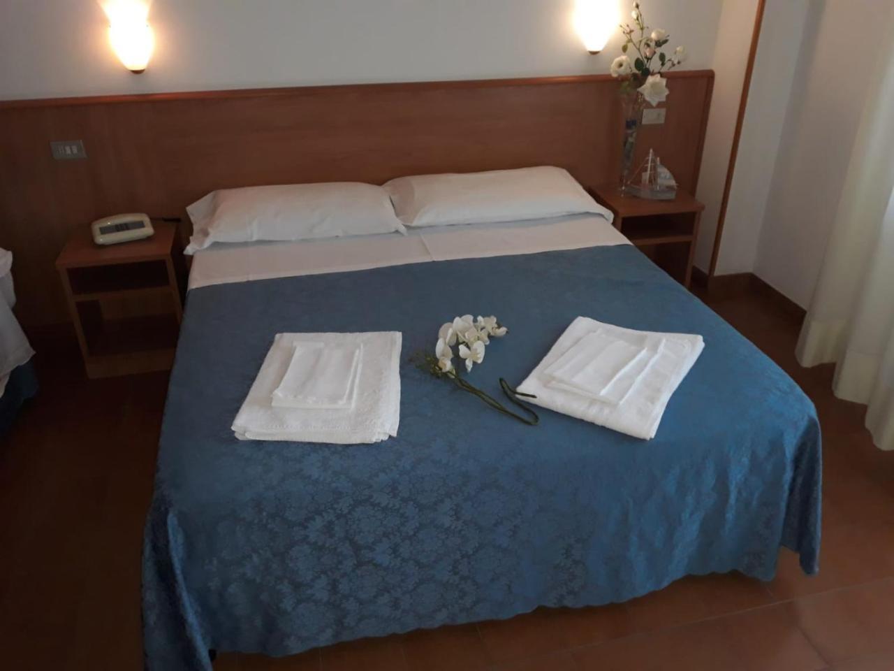 Hotel Leuco' Мартинсикуро Екстериор снимка